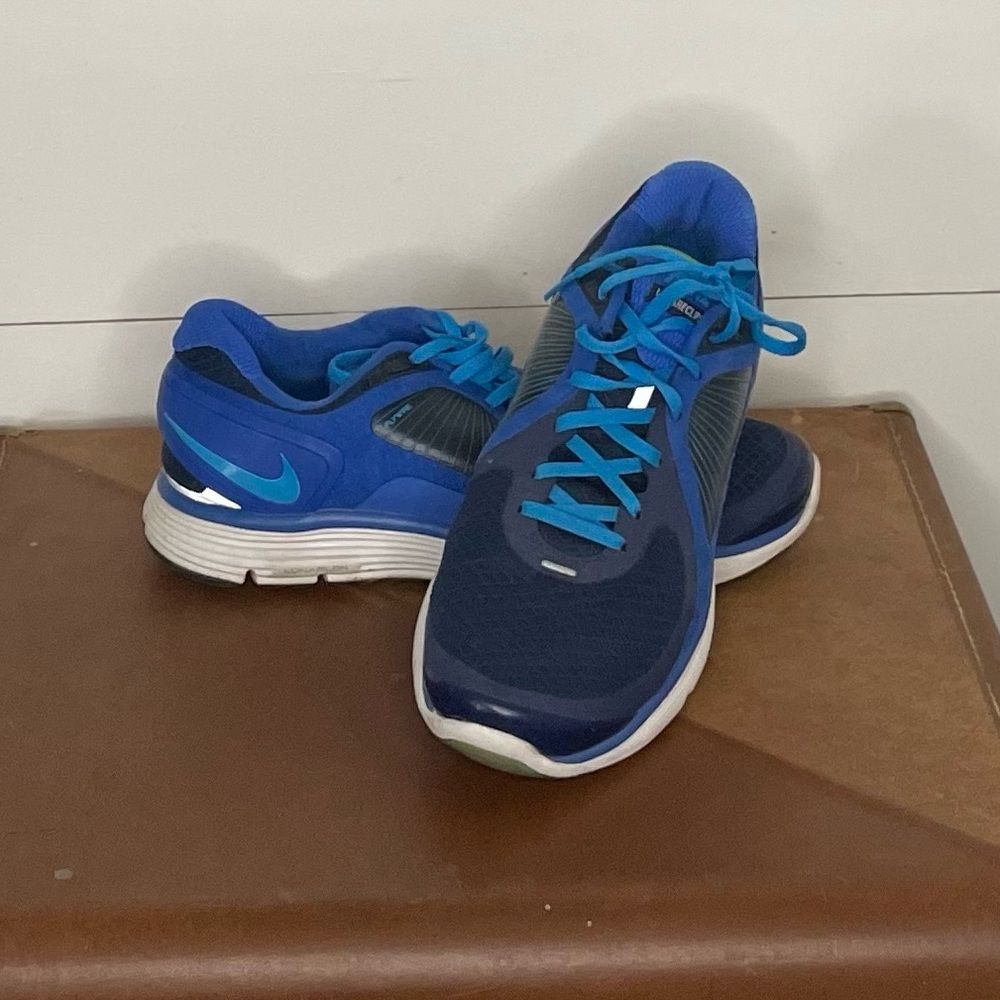 Nike size 10.5 lunar eclipse running shoes